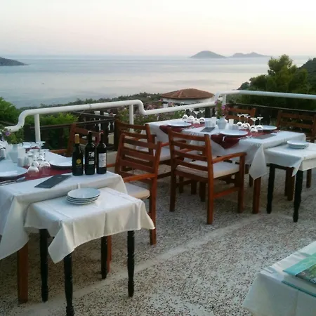 Dionysia Hotel *